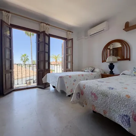 Adosado Junto Al Mar Estepona