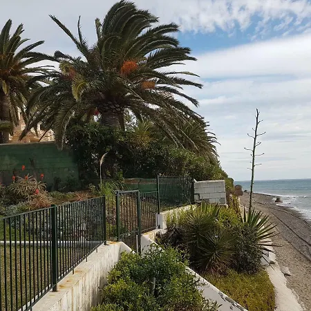 Adosado Junto Al Mar