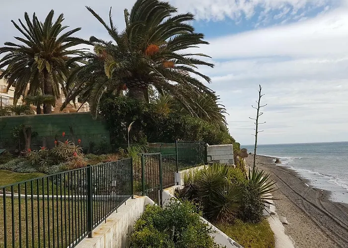 Adosado Junto Al Mar